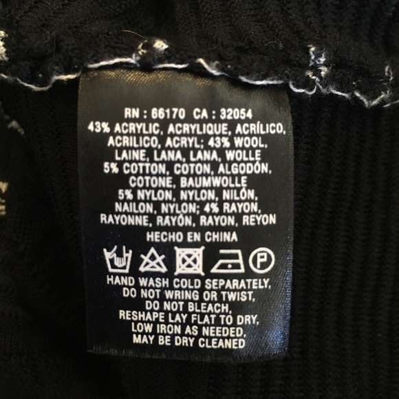 Knitted and Knotted UO B&W Sweater Dress EUC Sz XS - Picture 6 of 8